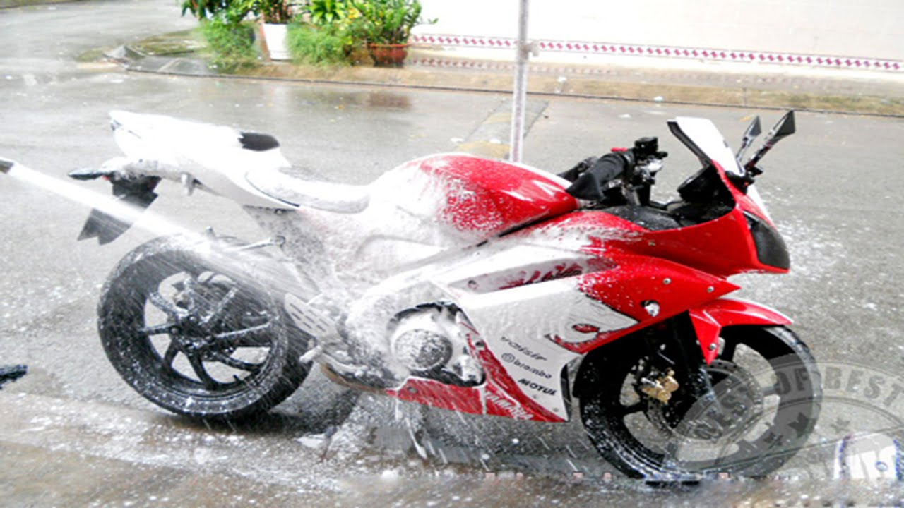 rửa xe bọt tuyết
