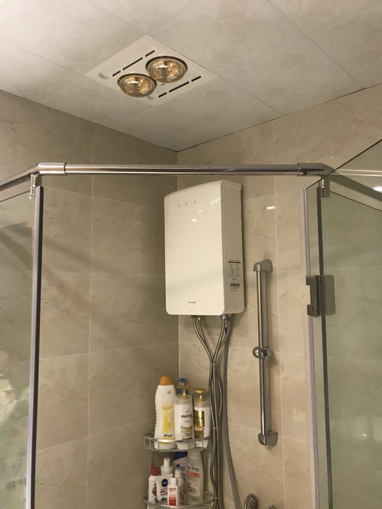 So sánh đèn sưởi phòng tắm âm trần và treo tường: Nên mua loại nào ...