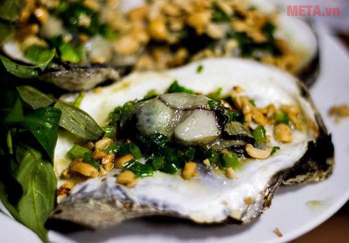 Hàu nướng mỡ hành trên bếp nướng điện