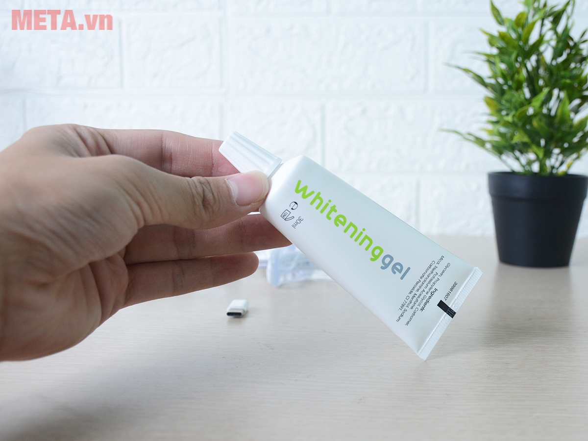 Tuýp gel tẩy trắng răng