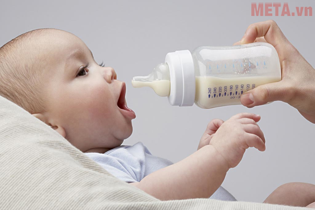 Sai lầm khi vệ sinh bình sữa cho bé
