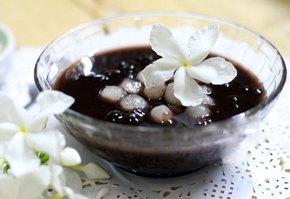 Cách nấu chè đậu đen nhanh mềm, không bị sượng bằng nồi cơm điện