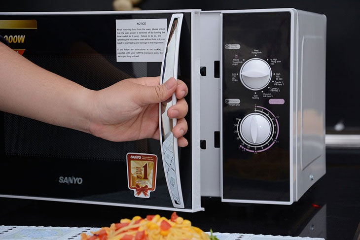 Lò cửa lò bị hở thất thoát điện năng