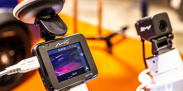 Dòng camera hành trình cao cấp