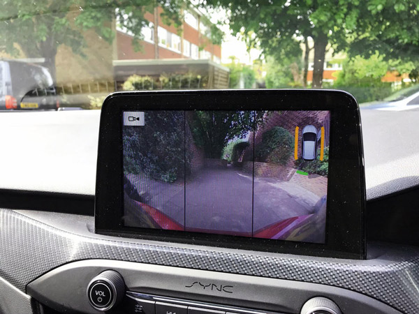 Hướng dẫn cách đỗ xe, cập lề qua camera lùi xe ô tô