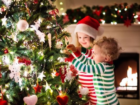 Nên tặng quà Noel cho bé thế nào?