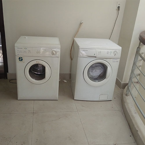 Không nên mua máy sấy quần áo cũ nếu không biết rõ chất lượng và nguồn gốc.