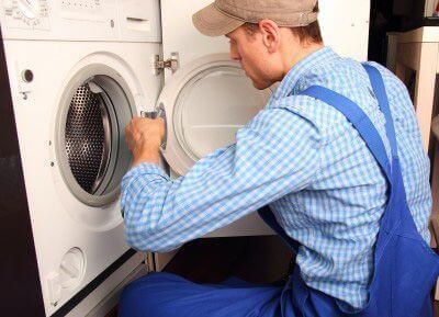 Máy sấy quần áo cũ dễ bị hỏng hóc.