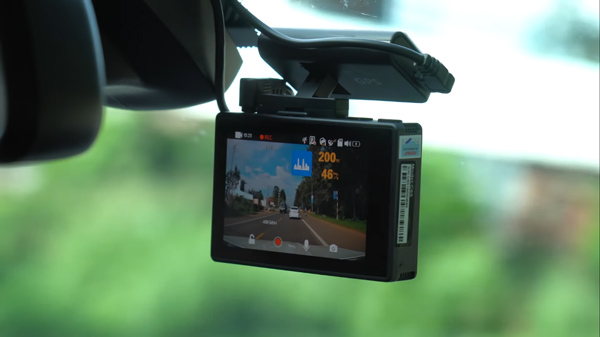 Camera Vietmap C65 có cảnh báo giao thông