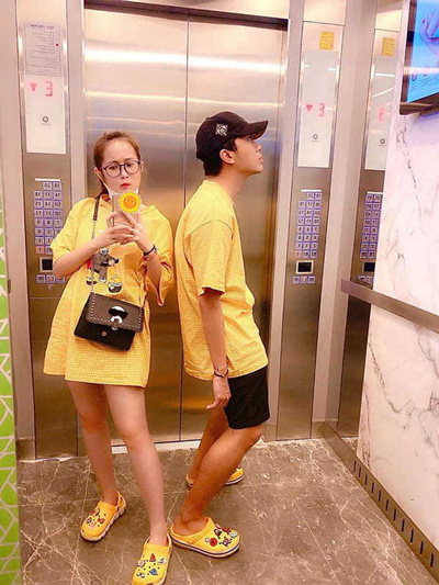 Dép Crocs cho cặp đôi siêu tinh nghịch