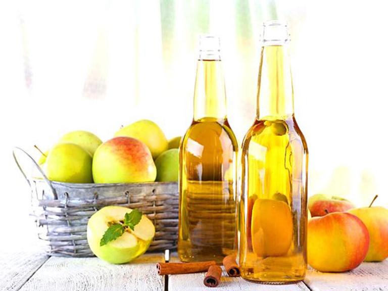 Dùng giấm táo để vệ sinh
