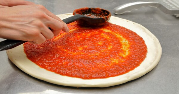 Làm thế nào để nước sốt cà chua pizza thơm ngon và hấp dẫn nhất?
