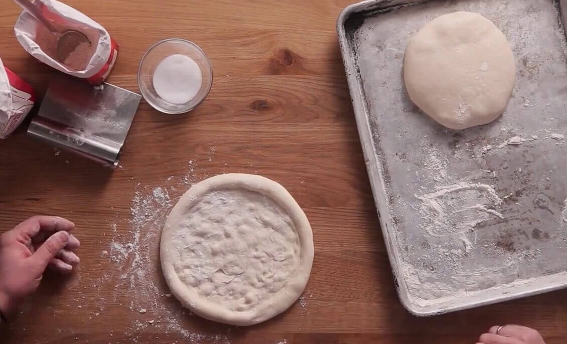 Cách thực hiện bánh pizza ko cần thiết lò nướng rất nhanh gon