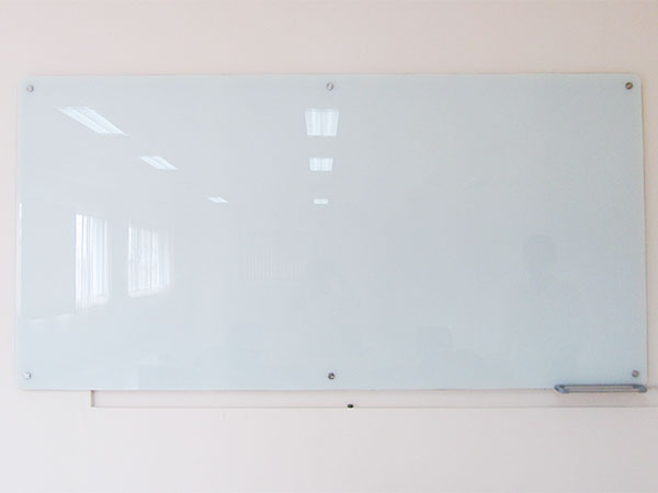 Bảng kính ghép keo sữa 10 ly 38 Bavico kích thước 80cm x 120cm