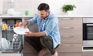 Cách vệ sinh máy rửa bát nhanh, sạch, hết mùi hôi