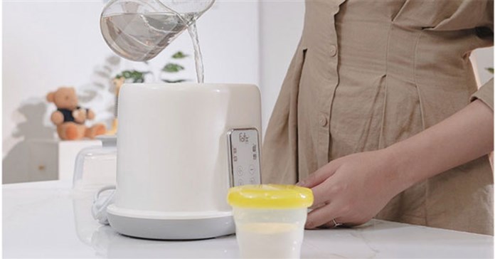 Máy tiệt trùng bình sữa là gì? Có nên mua không?
