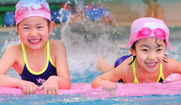 Bạn nhớ kiểm tra mắt kính trước khi mua và sử dụng nhé