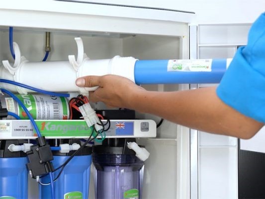 Mẹo dùng máy lọc nước nóng lạnh tiết kiệm điện - thay lõi lọc định kỳ