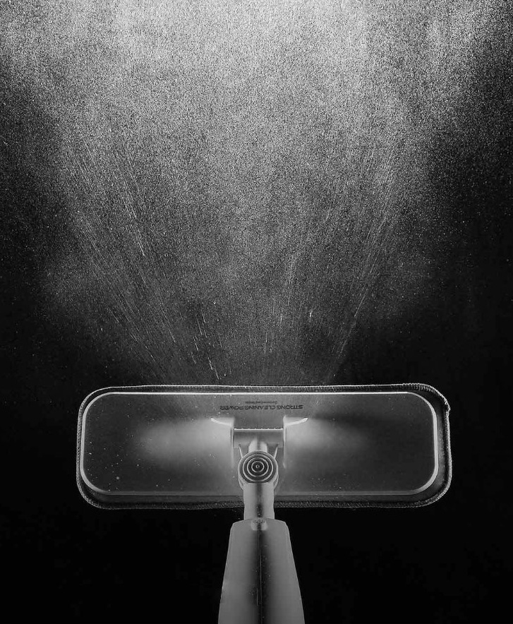 Cây lau nhà thông minh Xiaomi Deerma Water Spray Mop có khả năng phun sương.