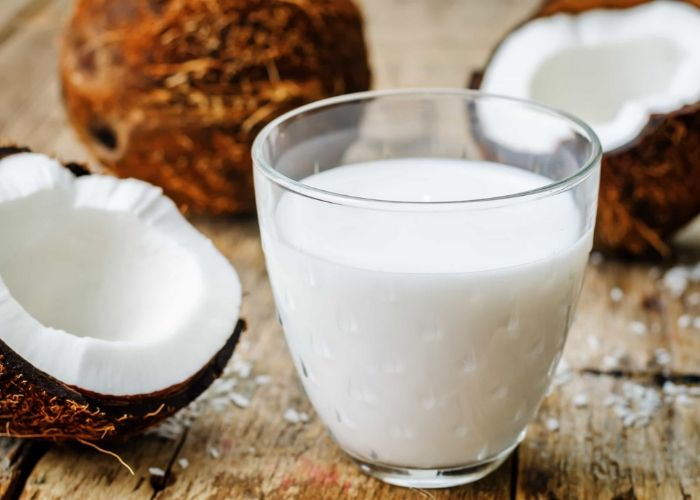 Nước cốt dừa có thể làm được rất nhiều món ngon, ví dụ như món chuối hấp nước cốt dừa