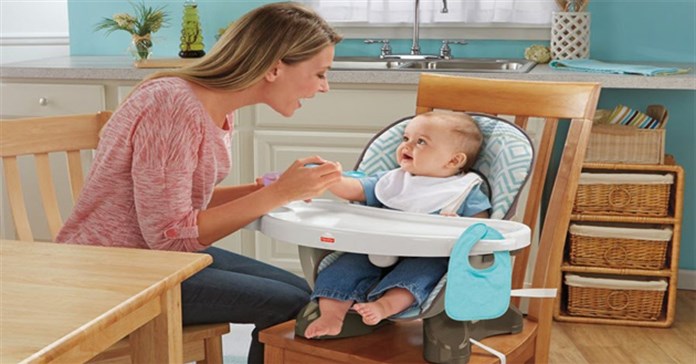 Kinh nghiệm mua ghế tập ăn dặm cho bé 6 tháng