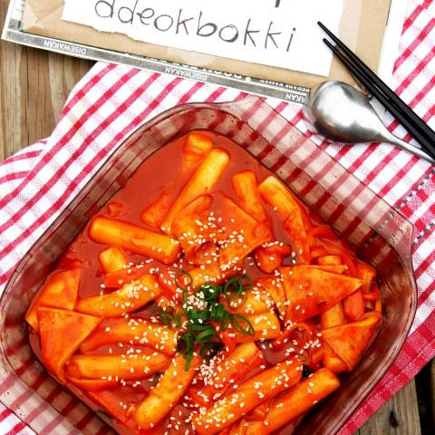 Cách làm bánh gạo Hàn Quốc – Tokbokki siêu đơn giản tại nhà