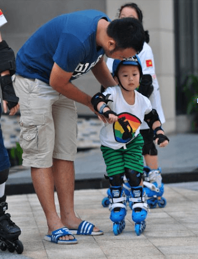 Tập patin rèn cho bé tính kiên nhẫn