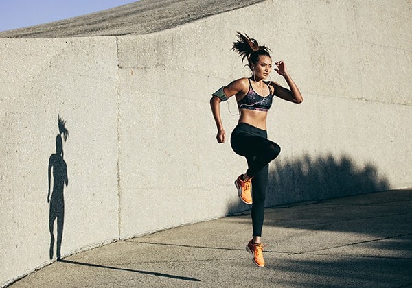 Bài tập HIIT chạy nâng cao đùi