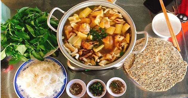 Cách nấu lẩu gà lá é đà lạt chuẩn vị tại quán Tao Ngộ như thế nào?