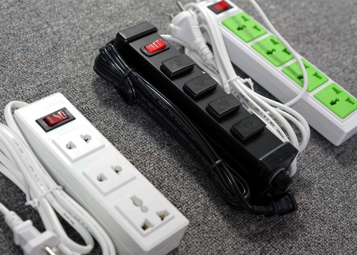 Các loại ổ cắm điện thường được dùng ở Việt Nam là kiểu A, B, C và D