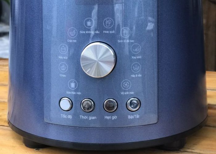 9 chế độ nấu, 9 tốc độ xay và chương trình vệ sinh máy chuyên dụng