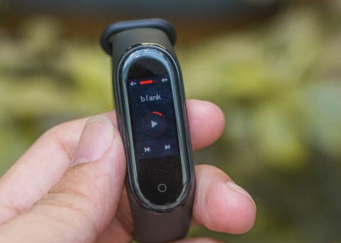 Bạn có thể điều khiển trình phát nhạc trên Mi Band 4 