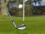 Pitching là gì? Phân biệt chipping và pitching trong đánh golf