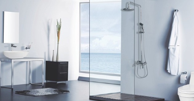 Vòi hoa sen tắm đứng phù hợp với nhiều không gian nội thất.