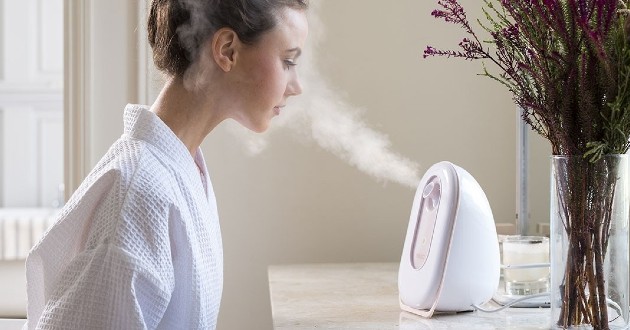 Nên xông hơi mặt để làm sạch sâu