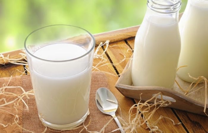 Rửa mặt bằng sữa tươi không đường có tốt không?