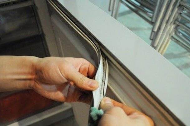 Gioăng cao su của cửa tủ lạnh bị hỏng
