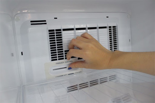 Ống lưu thông hơi của tủ lạnh bị tắc