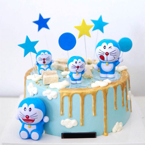 Bánh kem hình Doraemon đẹp là lựa chọn không thể bỏ qua nếu bạn mong muốn một bữa tiệc sinh nhật hoàn hảo. Với hình ảnh tuyệt đẹp và kem ngon tuyệt vời, bánh sẽ đốn tim không chỉ các fan hâm mộ Doraemon mà cả những người khác.