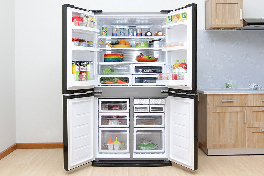 Tủ lạnh side by side 630 lít Sharp SJ-FX630V-ST có thiết kế đẹp