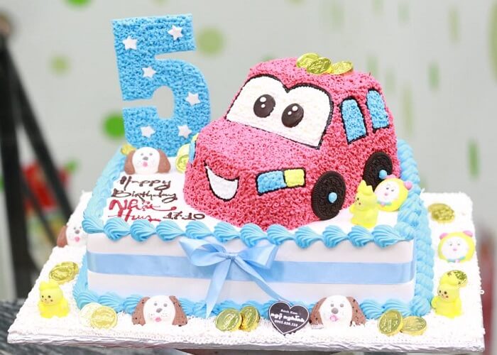 Bánh sinh nhật ô tô xanh