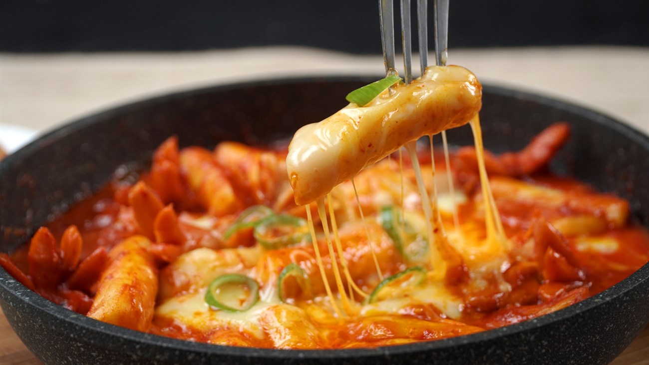 Làm lẩu tokbokki Hàn Quốc