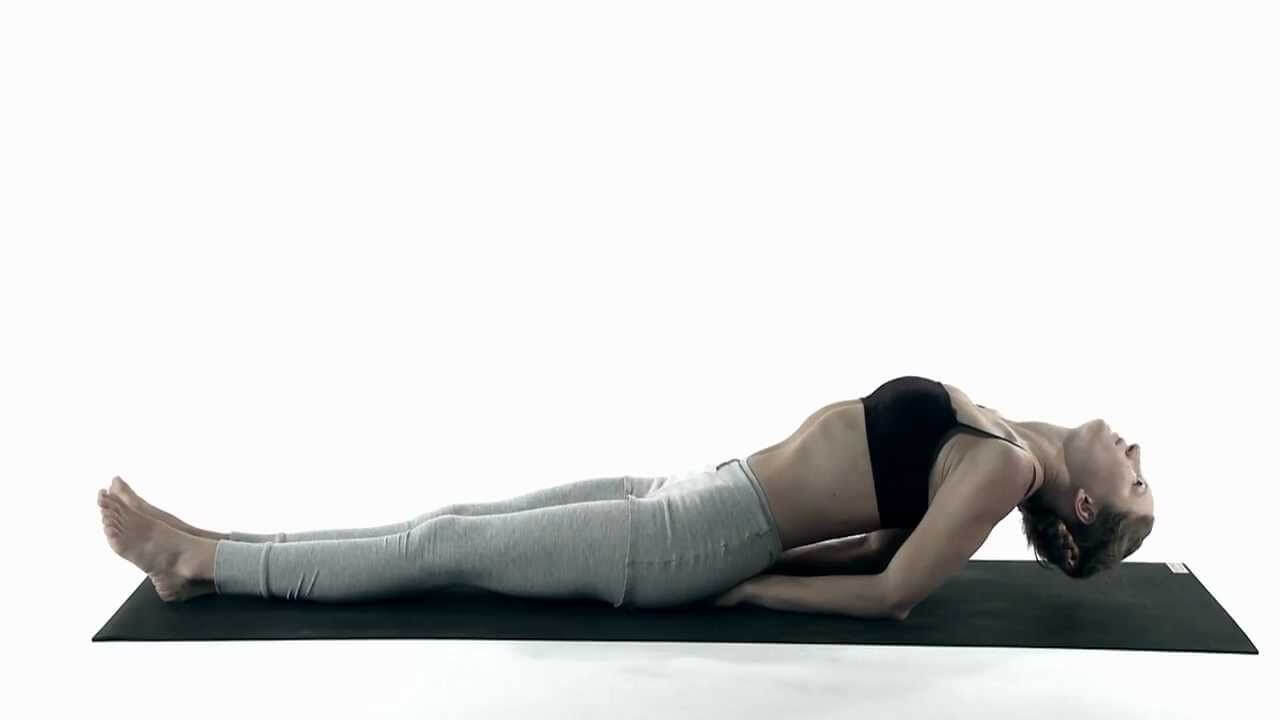 Tư thế con cá trong hatha yoga