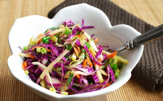 Chi tiết cách làm salad bắp cải trộn Mayonnaise cực dễ tại nhà