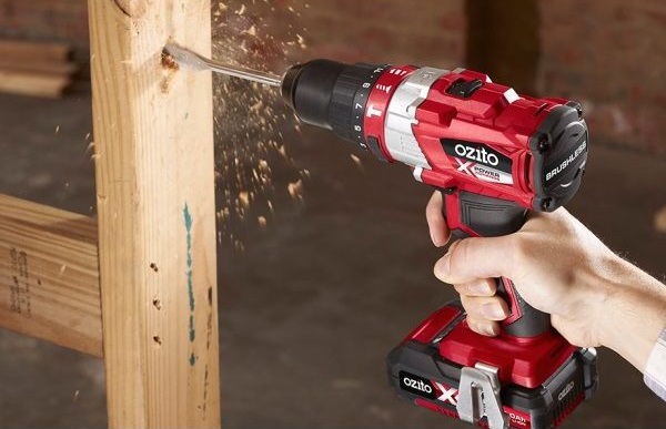 Máy khoan pin Ozito của nước nào?