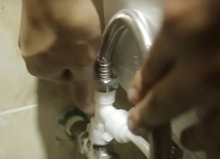 Nối dây cấp nước cho Luva Bidet