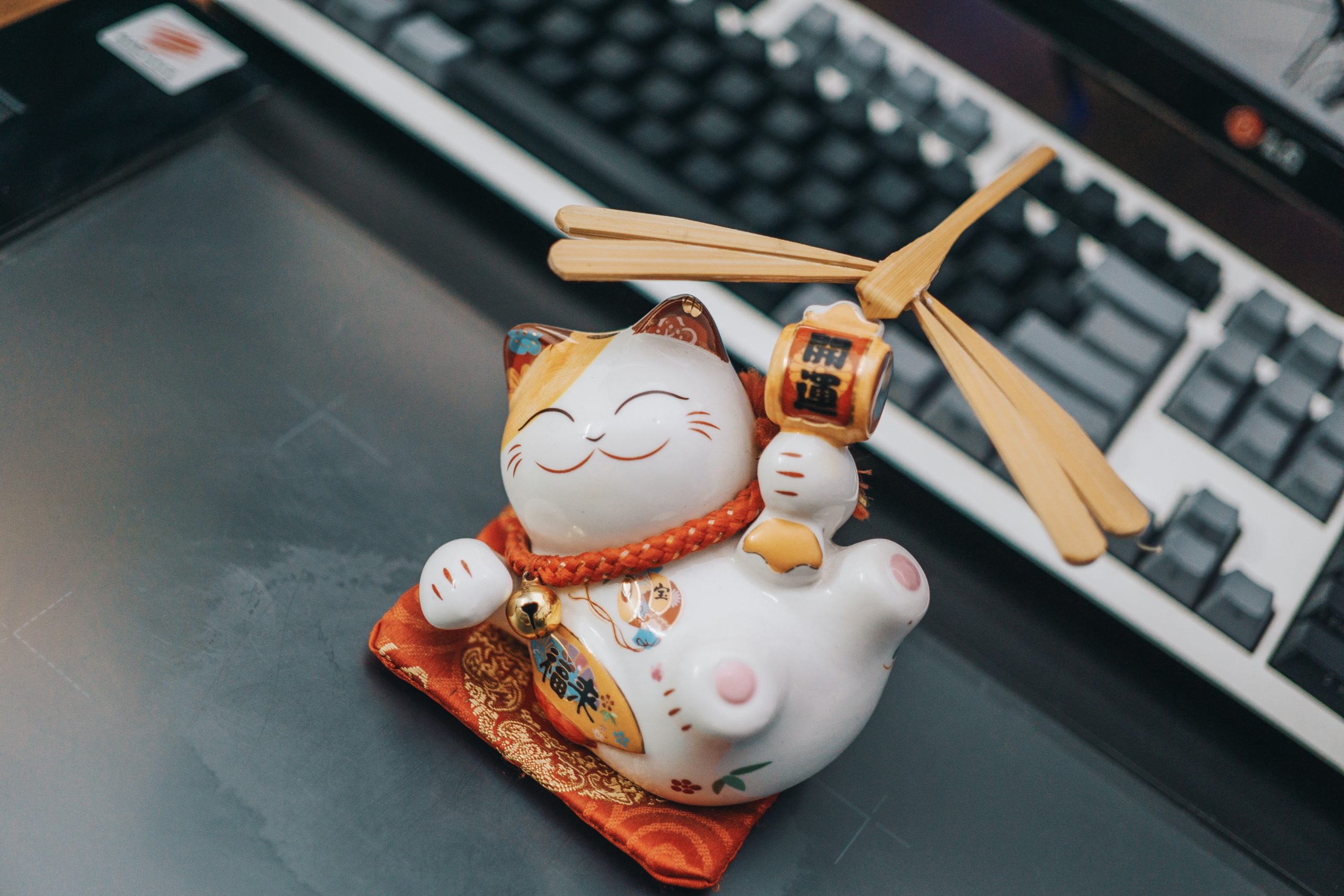Mèo thần tài (Fortune cat) - Mèo thần tài là biểu tượng tài lộc trong văn hóa truyền thống của người Á Đông. Hãy xem hình ảnh về mèo thần tài để tiếp thêm sức mạnh và may mắn trong cuộc sống của bạn.