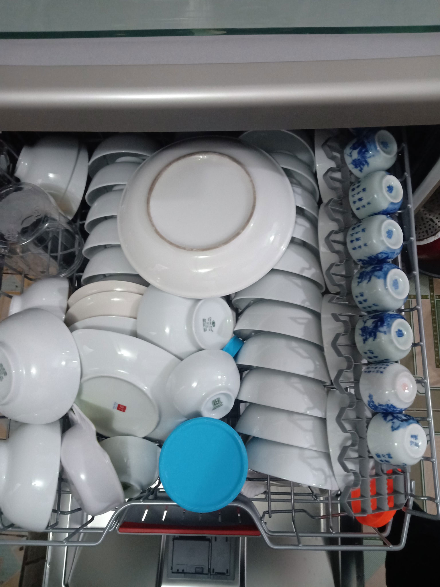 Cách xếp bát đĩa vào máy rửa bát