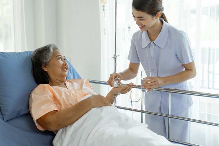 Top 5 giường y tế đa năng điều khiển bằng điện, nâng hạ bệnh nhân tự động