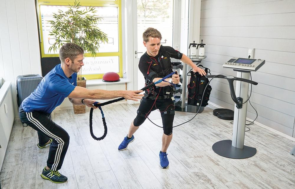 Tập gym bằng EMS